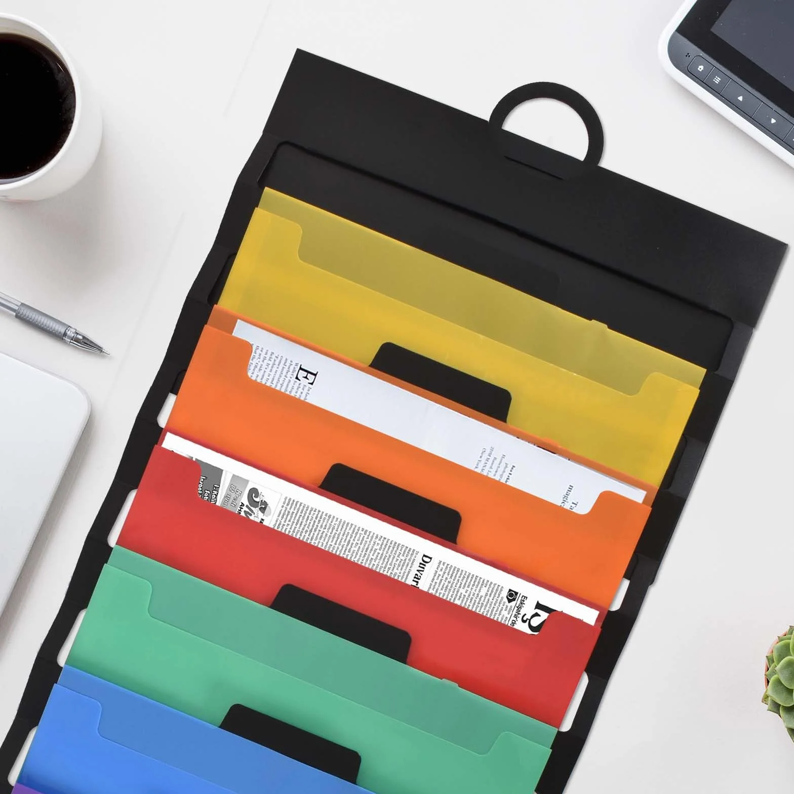 Colexy Mural Organisateur de Fichiers à Suspendre, Trieur Mural Porte Revue A4 Présentoir, Pliable en Plastique Dossiers Suspendus Poche 6 Emplacements, pour Dossiers Scrapbook Papiers Organisation